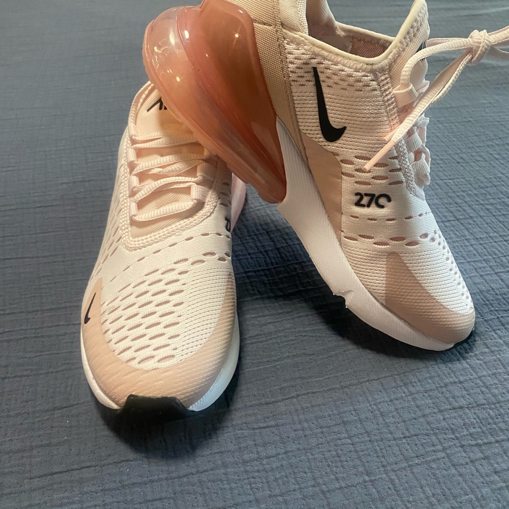 Nike Women's Sneakers in Cream and Pink